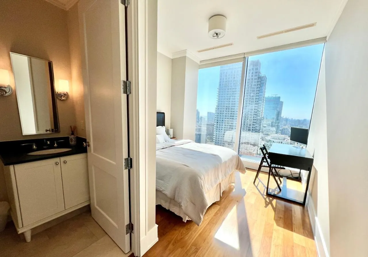Luxury Hotel Residences Bed & Breakfast Toronto